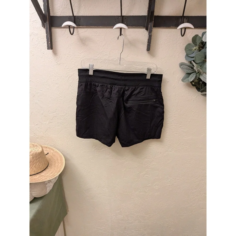 North Face Black Athletic Shorts Womens‎ Size Medium Drawstring Waist Pockets